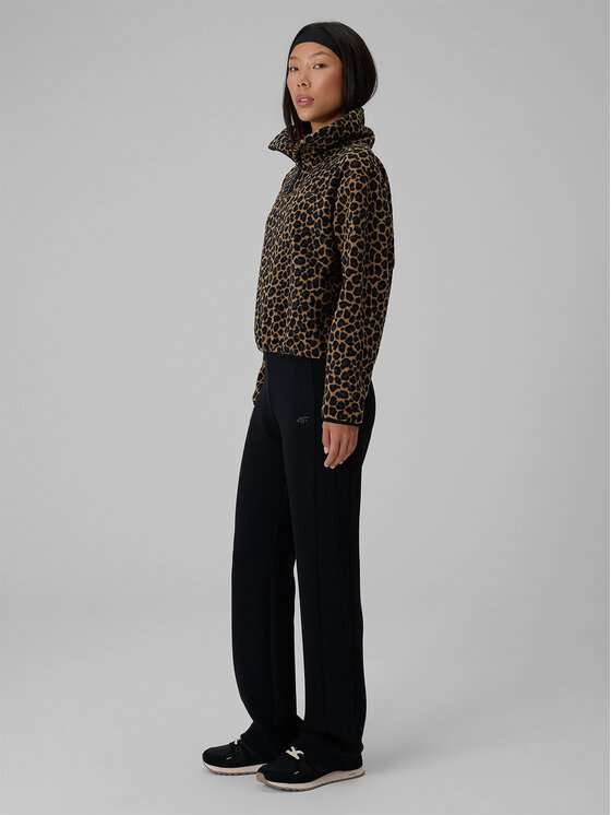 4F 4F Spodnie dresowe ESSENTIAL Czarny Slim Fit