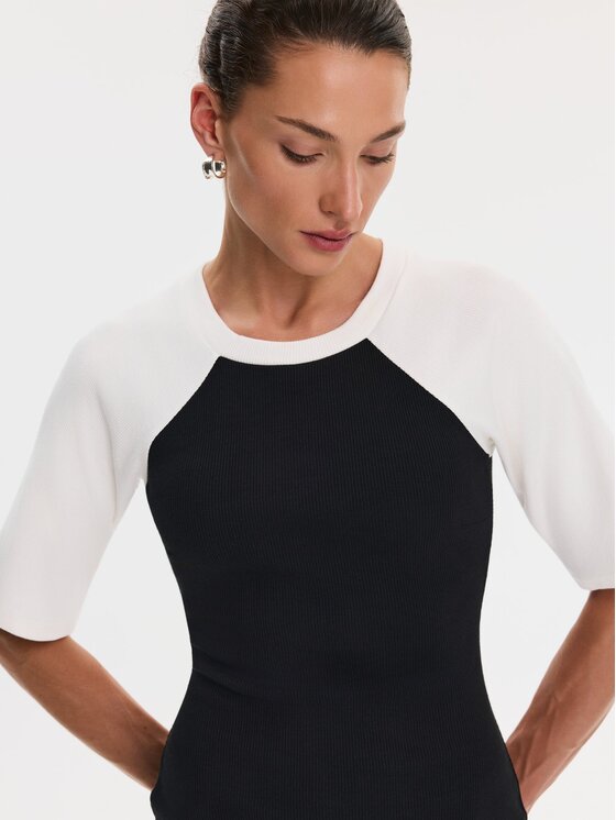 Nudyess Nudyess Sukienka codzienna Livia z prążka Czarny Slim Fit