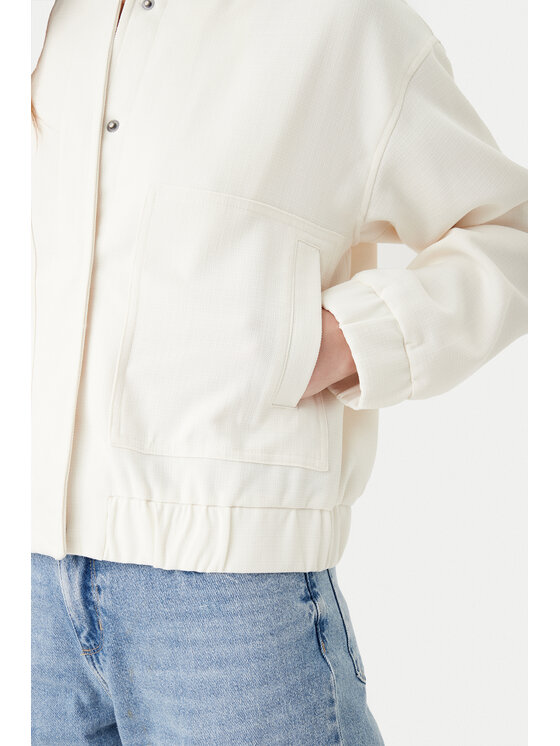 Pieces Pieces Bunda bomber Annie 17150150 Bílá Regular Fit