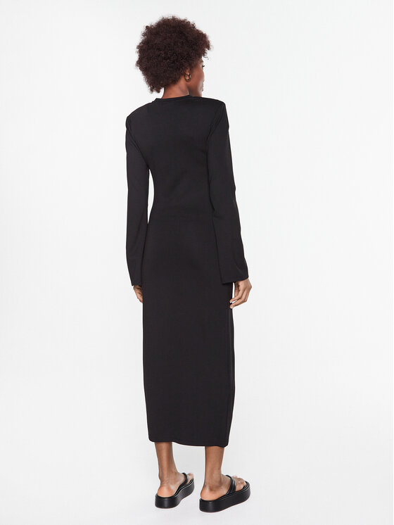 Gestuz Gestuz Ежедневна рокля Anka 10906826 Черен Slim Fit