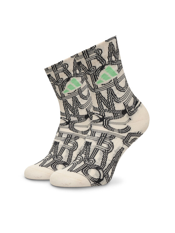 Para skarpetek z graficznym wzorem ustawiona pod kątem, widok ogólny.