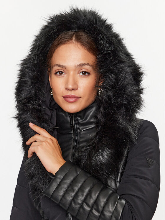 Guess Guess Žieminė striukė W3BL26 W6NW2 Juoda Regular Fit