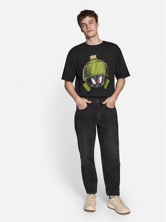 Jeans Redefined Rebel