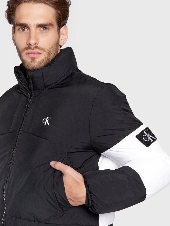 Calvin Klein Jeans Calvin Klein Jeans Winterjacke J30J321972 Schwarz Regular Fit