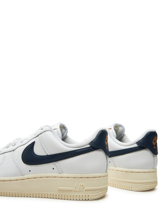 Nike Nike Laisvalaikio batai Air Force 1 '07 Flyease HJ9122 100 Balta
