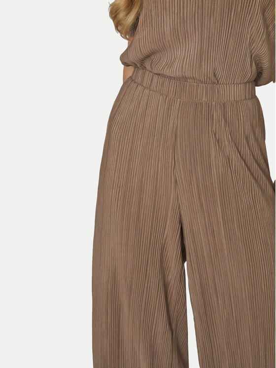 Vila Vila Pantaloni di tessuto Plisa 14089681 Marrone Regular Fit