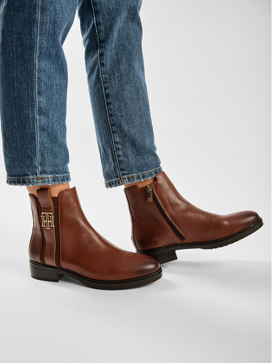 Tommy Hilfiger Tommy Hilfiger Stivaletti Th Interlock Leather Flat Boot FW0FW05181 Marrone