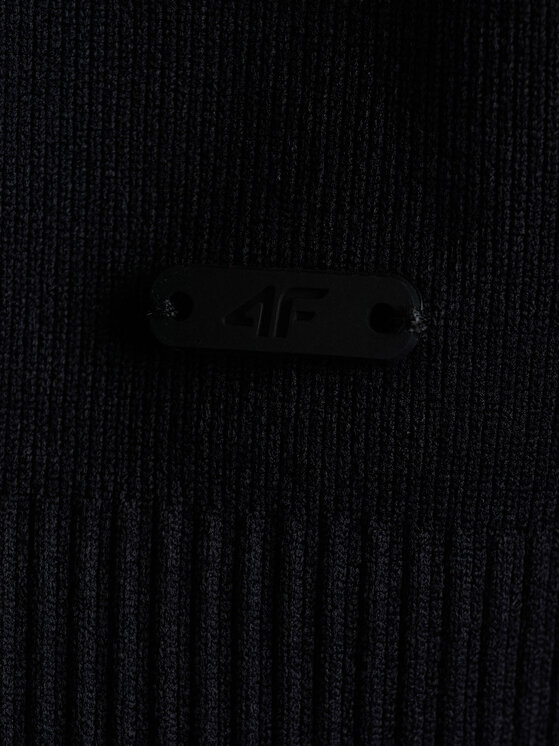 4F 4F Bluza ESSENTIAL Czarny Slim Fit