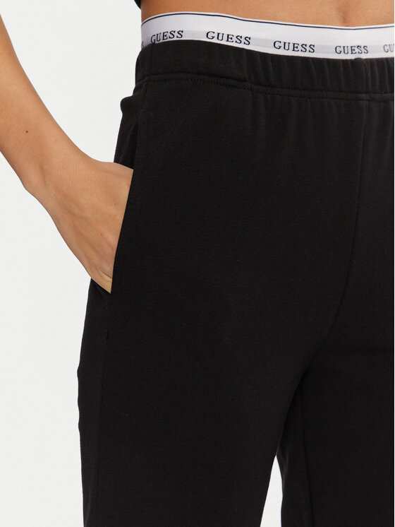 Guess Guess Teplákové nohavice O5RB01 KCO31 Čierna Regular Fit