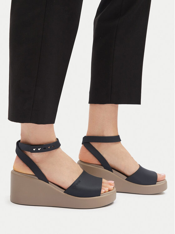 Crocs Crocs Sandále Brooklyn Ankle Strap Wedge 209406 Čierna