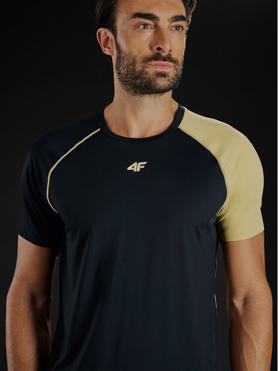 4F 4F Koszulka techniczna GOLDEN WARRIOR Czarny Regular Fit