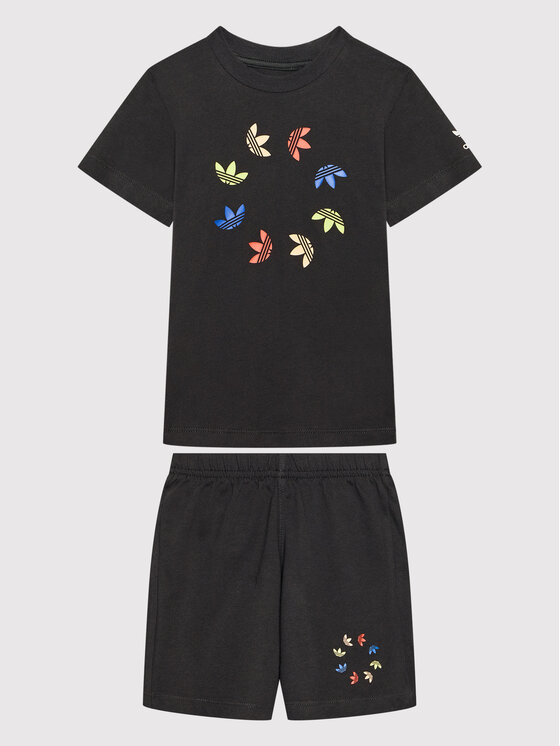 Completo t-shirt e pantaloncini sportvi adidas