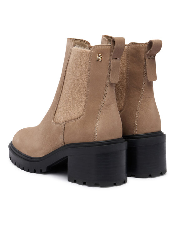 Tommy Hilfiger Tommy Hilfiger Aulinukai Th Nubuck Chelsea Cleated Heel FW0FW09158 Smėlio