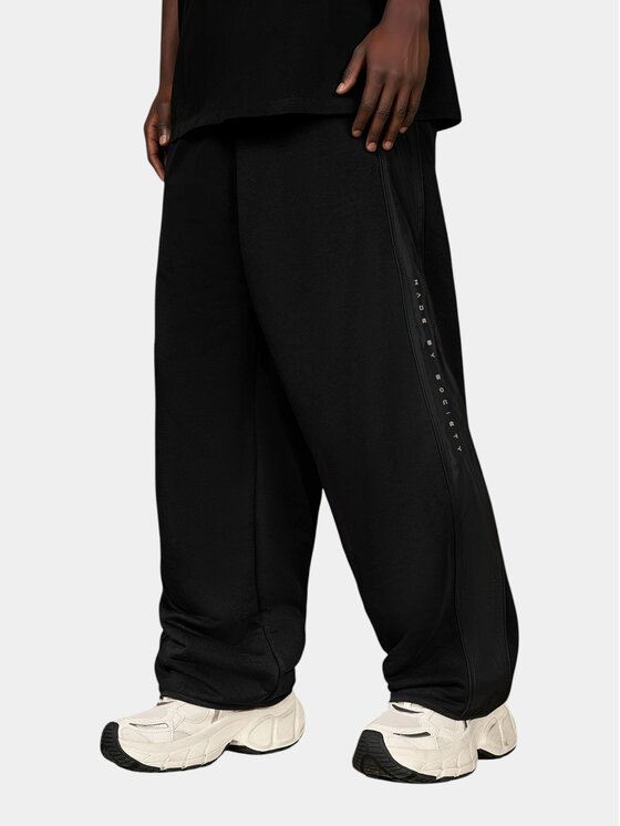 MADE BY SOCIETY MADE BY SOCIETY Spodnie materiałowe Pantaloni Shadow Cargo - P17152 Czarny Basic Fit