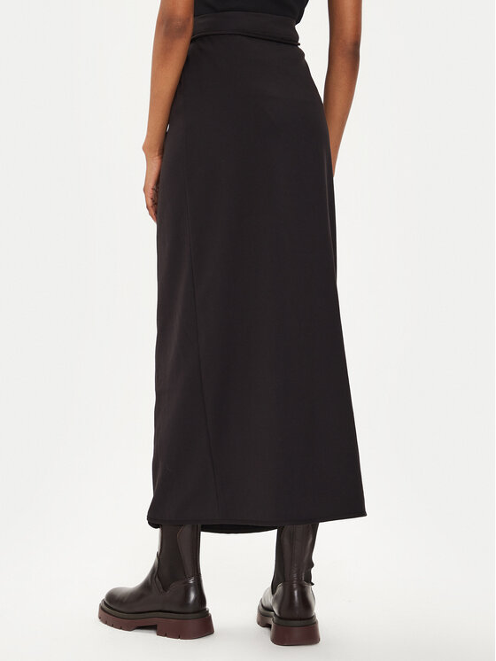Gestuz Gestuz Midi krilo 10908273 Črna Regular Fit