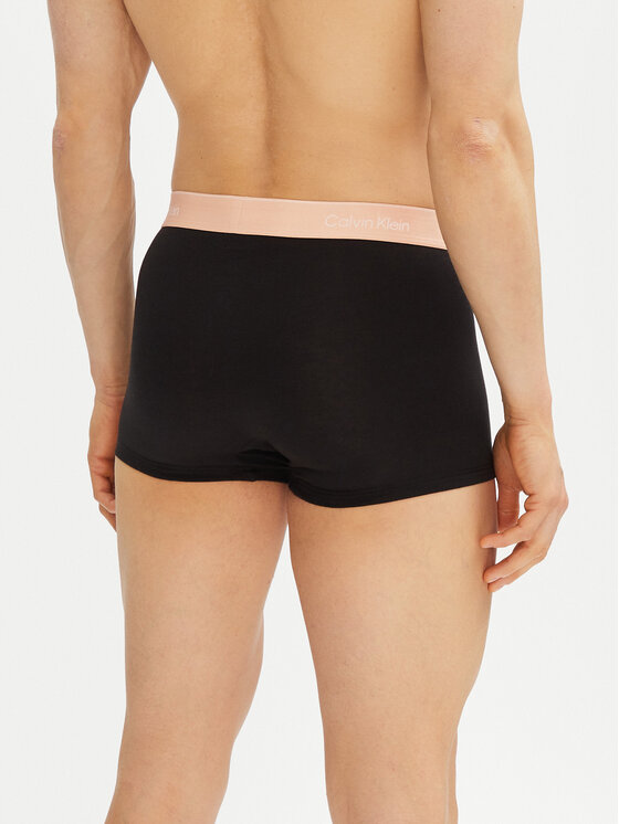 Calvin Klein Underwear Calvin Klein Underwear Komplekti kuulub 5 paari boksereid Trunk 5Pk LV00NB4393 Must