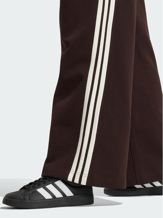 adidas adidas Pantaloni din material 164808 Maro Loose Fit