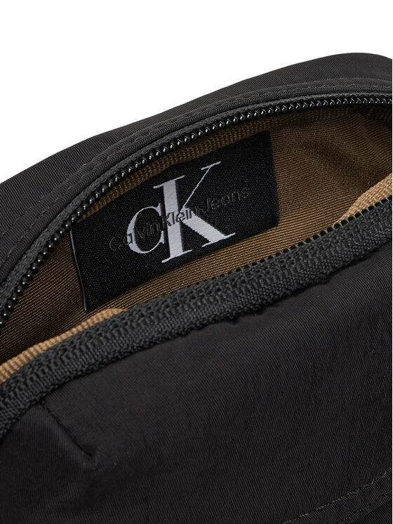 Calvin Klein Jeans Calvin Klein Jeans Taška cez rameno Metro Nylon Reporter Bag LV04G3089G Čierna
