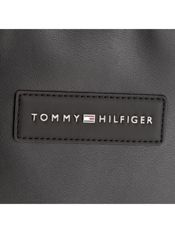 Tommy hilfiger best sale city mini crossover