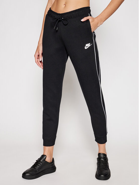 nike jogging fit