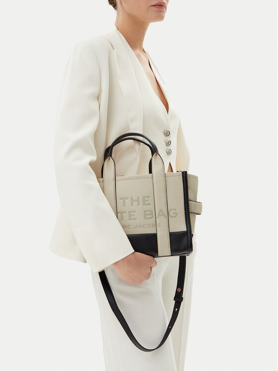 Marc Jacobs Marc Jacobs Дамска чанта The Colorblock Small Tote Bag H006L01RE22 Бежов