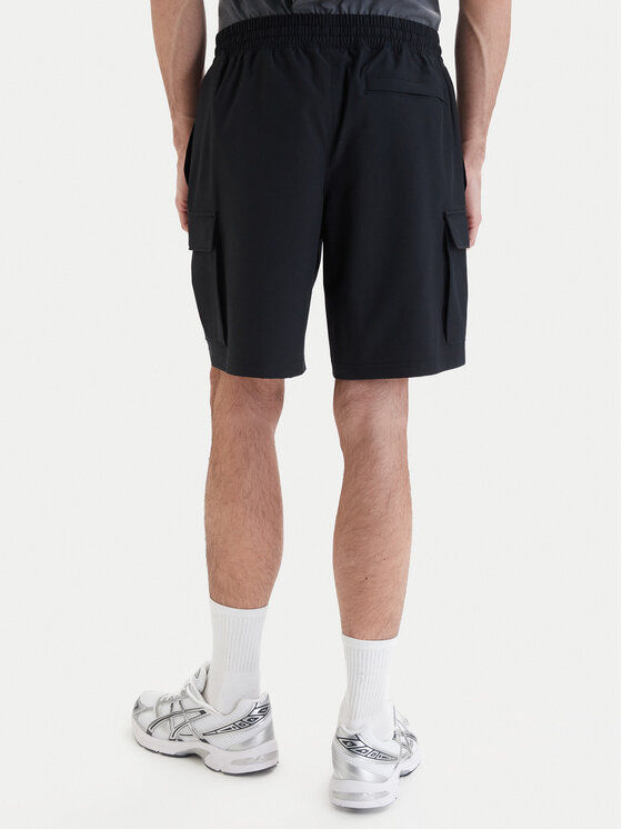 Under Armour Under Armour Športne kratke hlače UA Vibe Woven Cargo 1386560 Črna Regular Fit