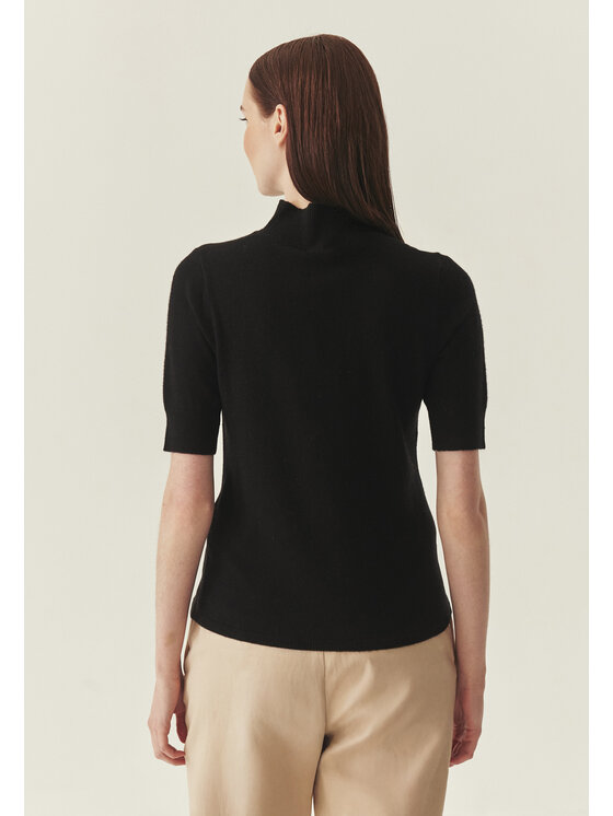 TATUUM Tatuum Sveter LU Čierna Classic Fit