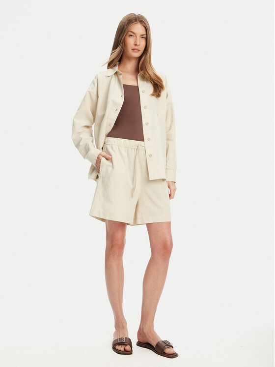 Mustang Mustang Pantaloncini di tessuto Charlottesville 1016584 Beige Relaxed Fit