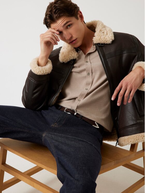 Guess Guess Демісезонна куртка 179663 Коричневий Classic Fit