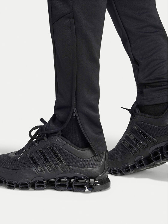 adidas adidas Spodnie dresowe Tiro 25 Essentials Training KG0809 Czarny Regular Fit