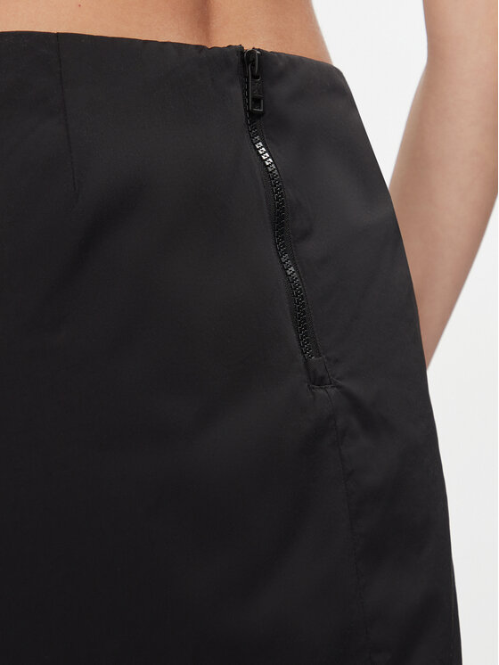 Calvin Klein Jeans Calvin Klein Jeans Cпідниця-міні Light Padded Cargo Skirt J20J222620 Чорний Regular Fit