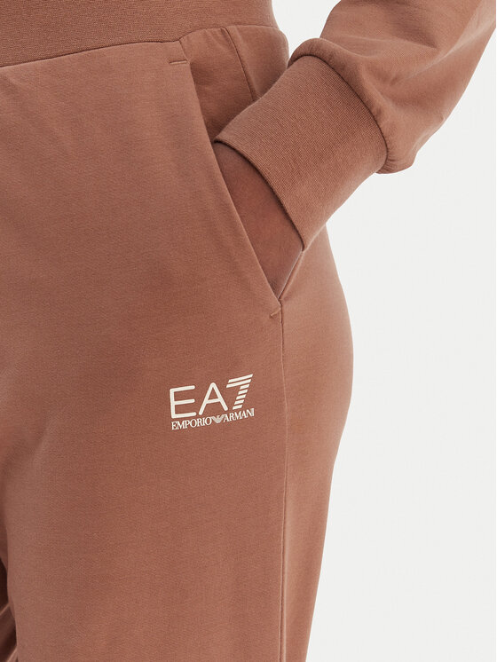 EA7 Emporio Armani EA7 Emporio Armani Spordidressid 7W000115 AF13135 U6044 Pruun Regular Fit