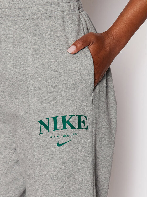 Nike Jogginghose Sportswear Collection Essentials DQ5384 Grau Loose Fit