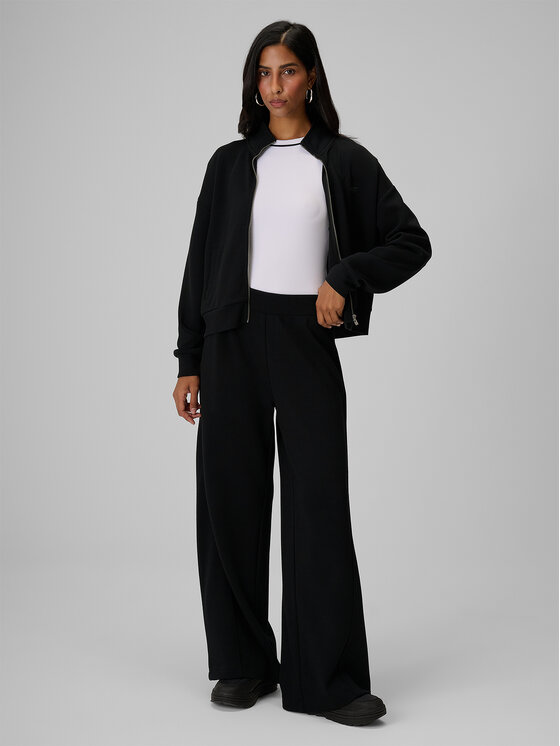 4F 4F Bluza ESSENTIAL Czarny Loose Fit