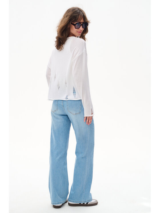 blue shadow blue shadow Sweter Holine Biały Regular Fit