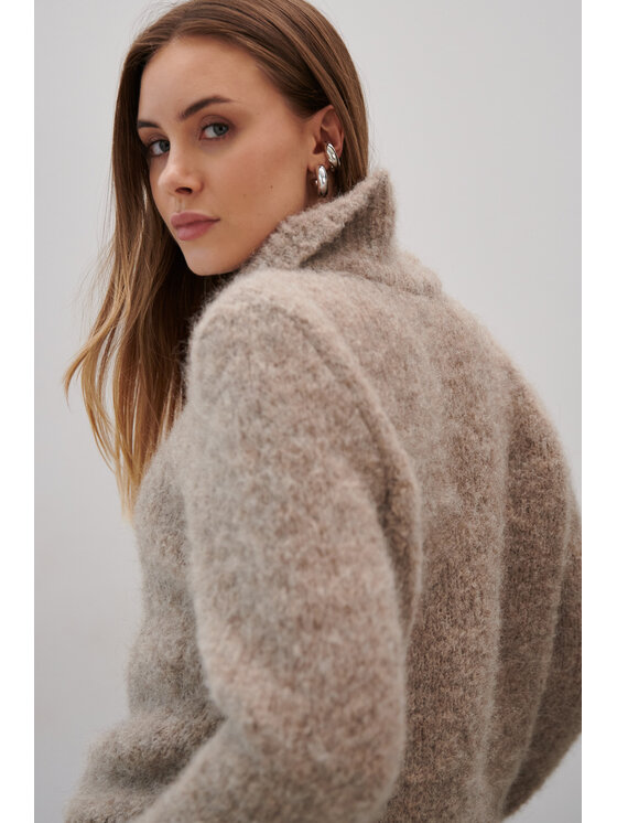 Fobya Fobya Sweter F2075 Beżowy Basic Fit