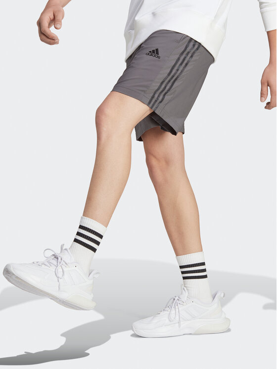 adidas Športne kratke hlače Essentials Chelsea IC1494 Siva Regular Fit