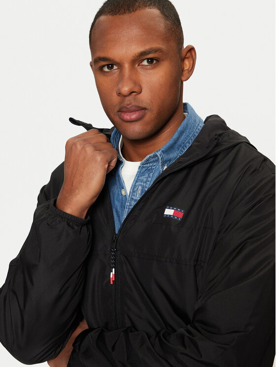 Tommy Jeans Tommy Jeans Neperpučiama striukė Chicago DM0DM21130 Juoda Regular Fit