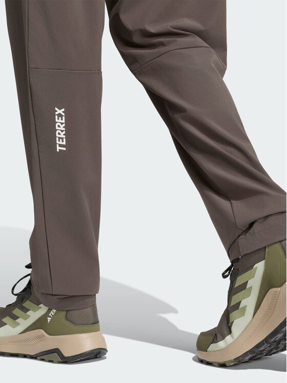 adidas adidas Spodnie outdoor 164816 Zielony Regular Fit