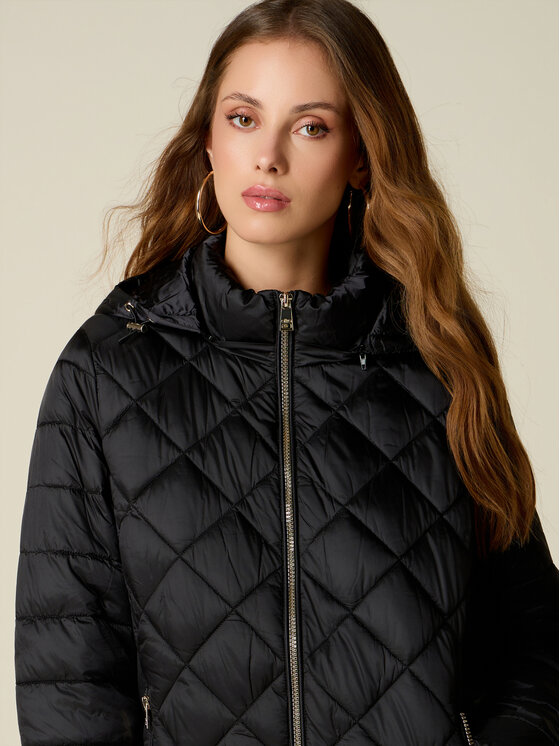Oltre Oltre Giubbotto piumino F047R001550N033 Nero Regular Fit