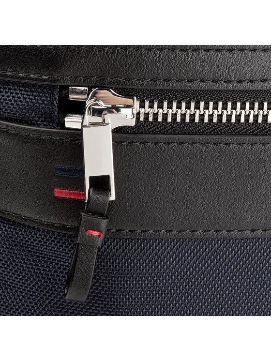 Tommy hilfiger deals elevated messenger
