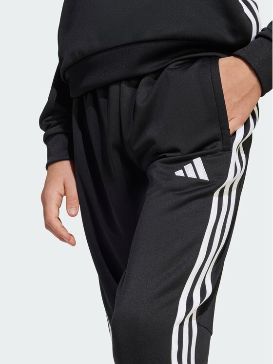 adidas adidas Spodnie materiałowe Tiro Czarny Regular Fit