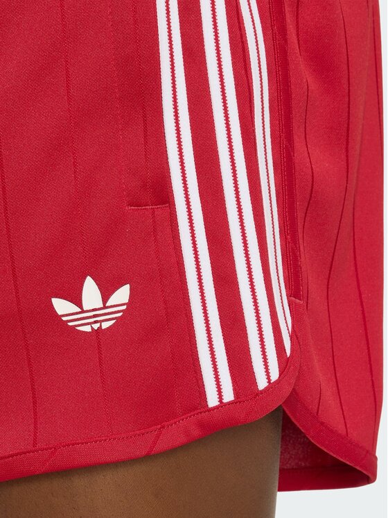 adidas adidas Szorty materiałowe 165395 Czerwony Loose Fit