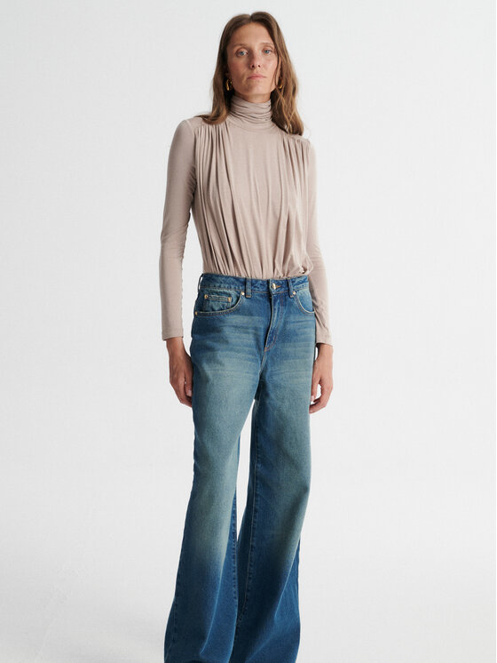 MARI PRETI MARI PRETI Body LUME Beige Slim Fit