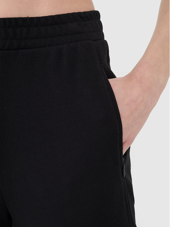 4F 4F Jogger nohavice casual Čierna Regular Fit