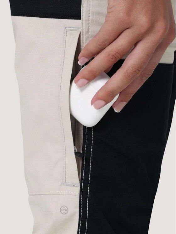 Wrangler Wrangler Pantaloni di tessuto REINFORCED SOFTSHELL PANT Bianco Regular Fit