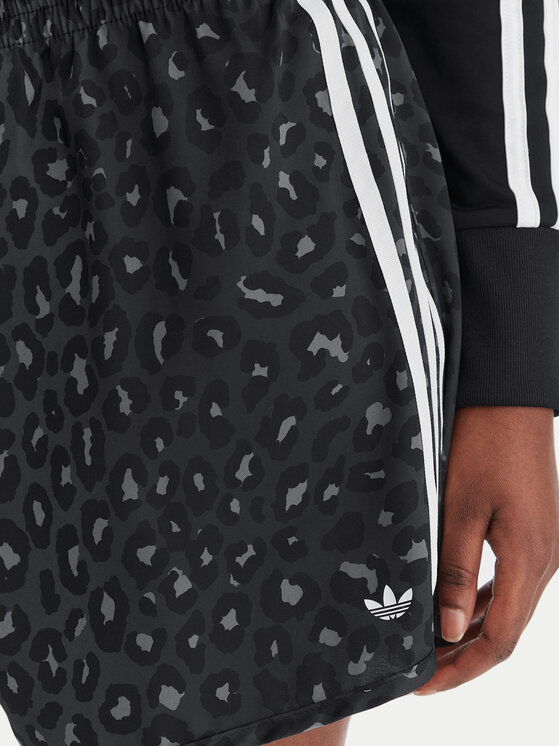 adidas adidas Szorty sportowe Satin KA2672 Szary Loose Fit