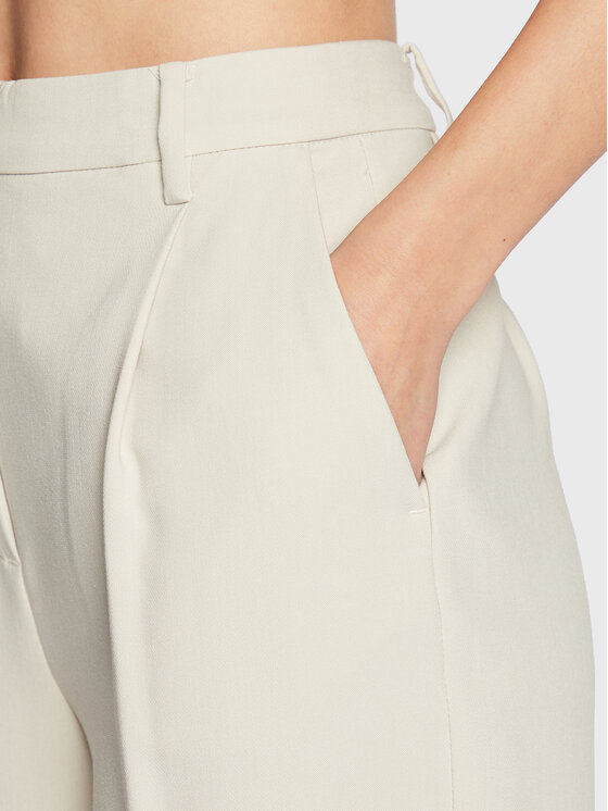 Bruuns Bazaar Bruuns Bazaar Pantaloni din material Cindysus Dagny BBW2393 Écru Loose Fit