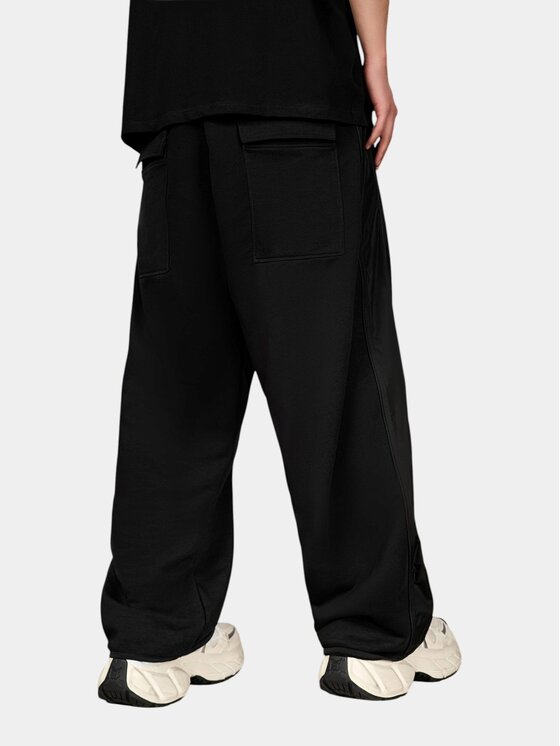 MADE BY SOCIETY MADE BY SOCIETY Spodnie materiałowe Pantaloni Shadow Cargo - P17152 Czarny Basic Fit
