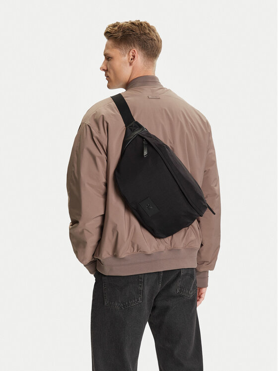 Calvin Klein Jeans Calvin Klein Jeans Torbica oko struka Metro Nylon Oversized Waistbag LV04G3088G Crna
